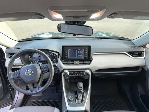 Used 2022 Toyota RAV4 XLE image 21