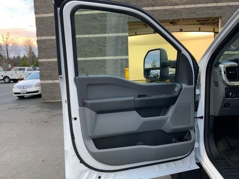 Used 2024 Ford F450 XL image 9