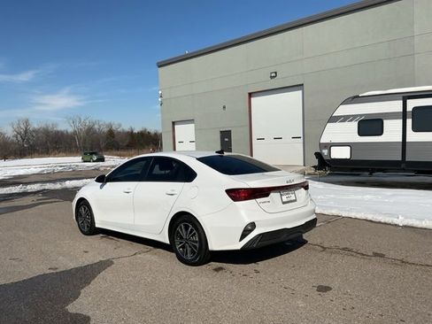 Used 2024 Kia Forte LXS image 7