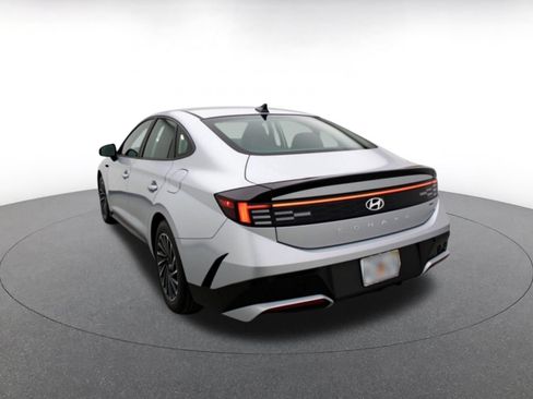 Used 2025 Hyundai Sonata SEL FWD image 7