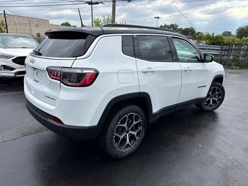 Used 2026 Jeep Compass Limited AWD/4WD image 4