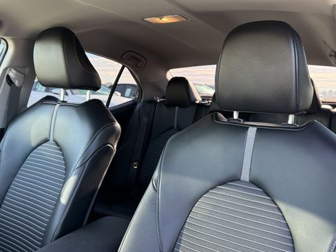 Used 2024 Toyota Camry SE image 18