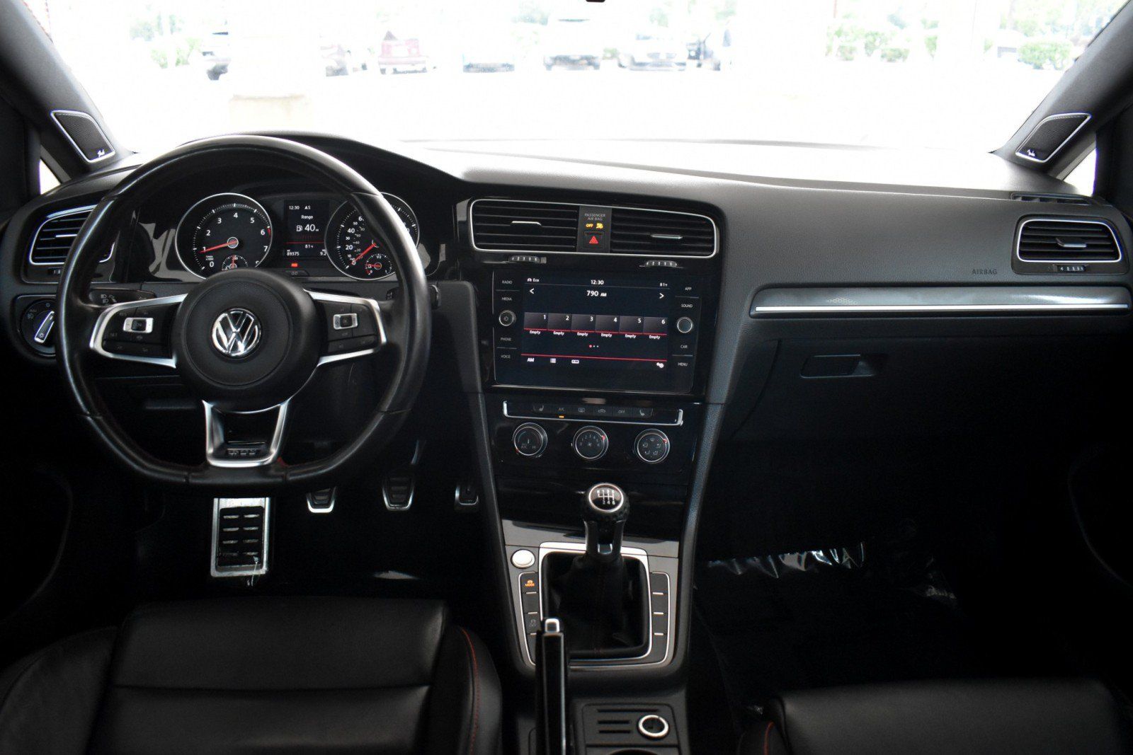 Used 2019 Volkswagen GTI SE FWD image 14