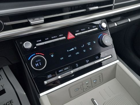 Used 2025 Hyundai Santa Fe SEL image 23