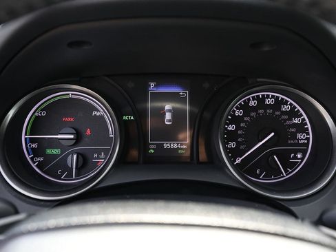 Used 2022 Toyota Camry SE w/ Convenience Package FWD image 14
