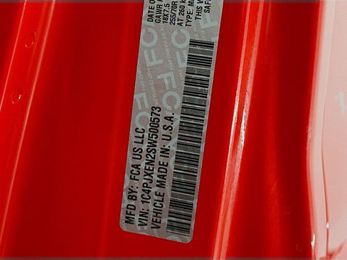 Used 2025 Jeep Wrangler Sahara image 12