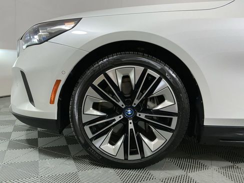 Certified 2024 BMW i5 eDrive40i w/ Premium Package image 9