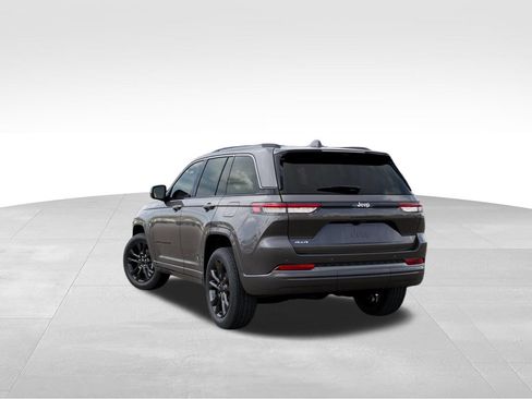 Used 2026 Jeep Grand Cherokee Limited AWD/4WD image 3