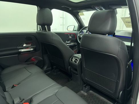 Used 2026 Mercedes-Benz GLB 250 image 25