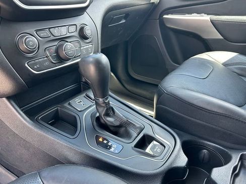 Used 2021 Jeep Cherokee Latitude Lux w/ Comfort/Convenience Group FWD image 24