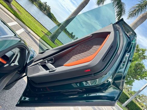 Used 2025 Lamborghini Revuelto AWD/4WD image 22