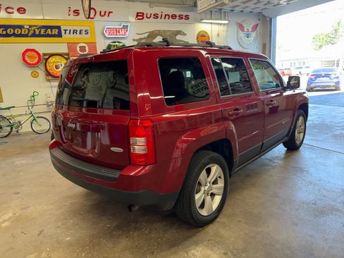 Used 2015 Jeep Patriot Latitude FWD image 7
