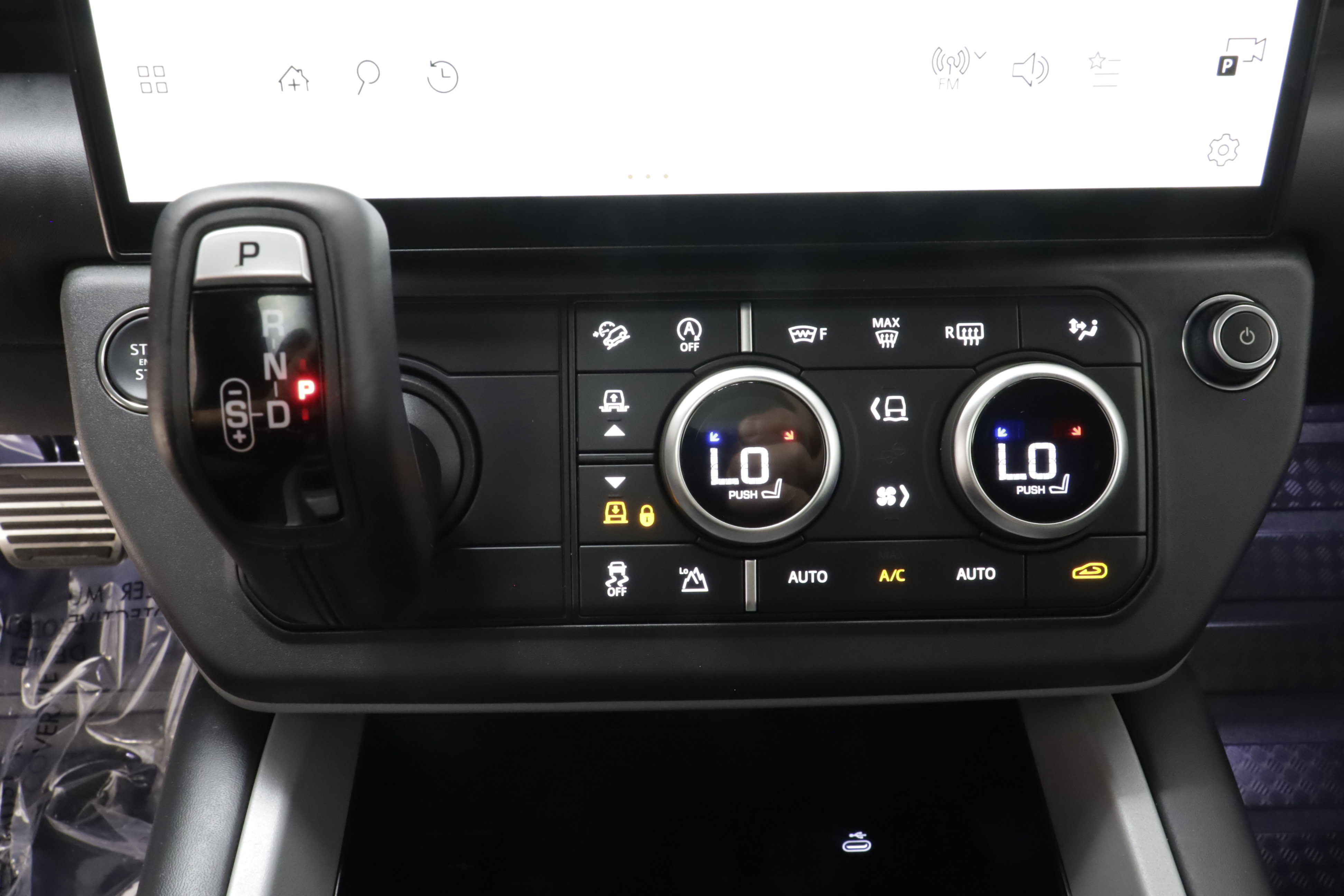 Certified 2026 Land Rover Defender 110 V8 AWD/4WD image 15