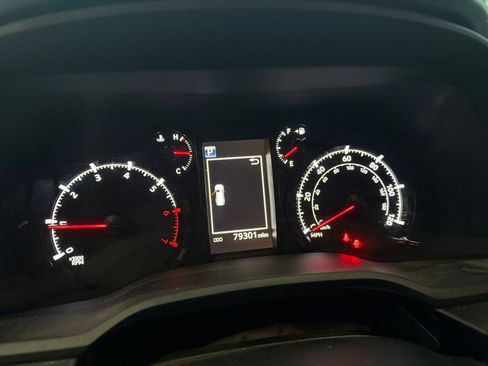 Used 2022 Toyota 4Runner SR5 AWD/4WD image 7