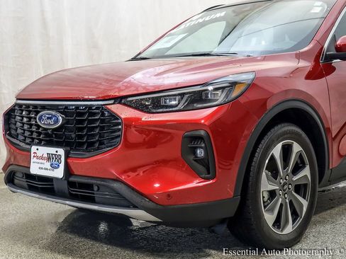 Used 2024 Ford Escape Platinum w/ Premium Technology Package image 4