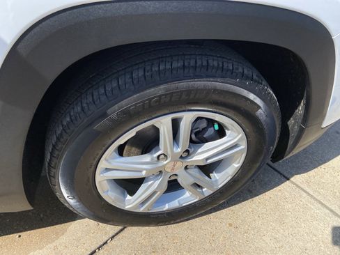 Used 2024 GMC Terrain SLE w/ Driver Convenience Package FWD image 32
