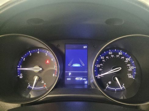 Used 2019 Toyota C-HR XLE FWD image 23