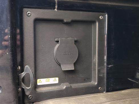 Used 2023 Ford F150 Lariat image 22