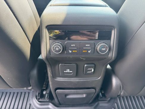 Used 2018 GMC Acadia SLT AWD/4WD image 17