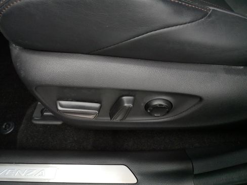 New 2024 Toyota Venza Limited image 20