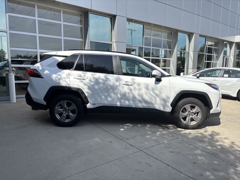 Used 2025 Toyota RAV4 XLE AWD/4WD image 10