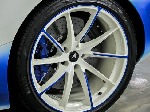 Used 2021 McLaren 720S Spider RWD image 19