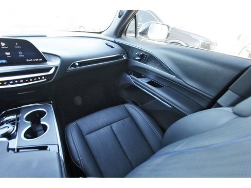 New 2025 Cadillac Lyriq Luxury image 10
