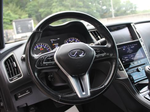 Used 2019 INFINITI Q60 3.0t Luxe w/ Essential Package AWD/4WD image 17