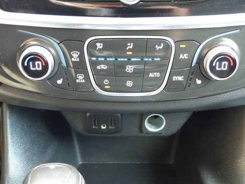 Used 2020 Chevrolet Traverse LT AWD/4WD image 55