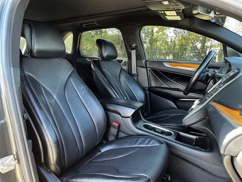 Used 2019 Lincoln MKC Reserve image 25