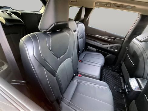Used 2024 INFINITI QX60 Luxe w/ Vision Package FWD image 19