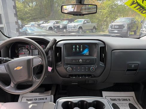 Used 2019 Chevrolet Silverado 1500 Custom w/ Custom Convenience Package AWD/4WD image 12