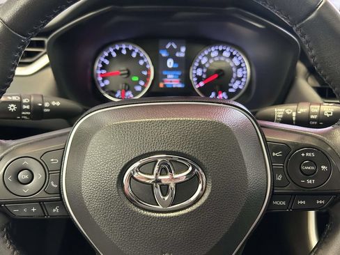 Used 2022 Toyota RAV4 XLE Premium FWD image 28