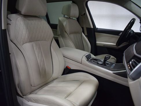Used 2020 BMW X7 xDrive40i w/ Premium Package image 22