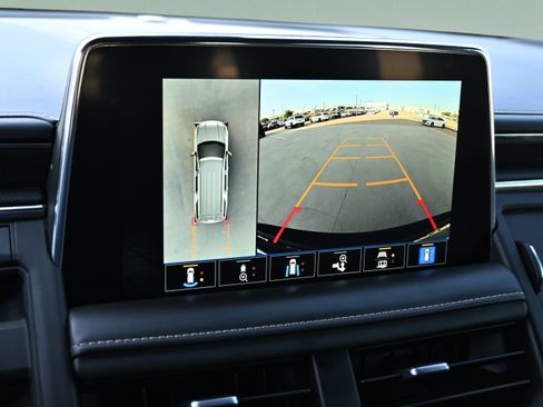 Used 2022 GMC Yukon SLT w/ SLT Premium Package AWD/4WD image 32