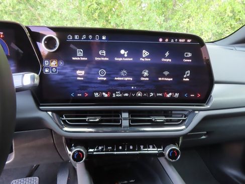 New 2025 Chevrolet Equinox EV RS image 5