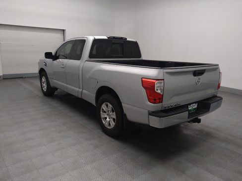 Used 2017 Nissan Titan SV image 5