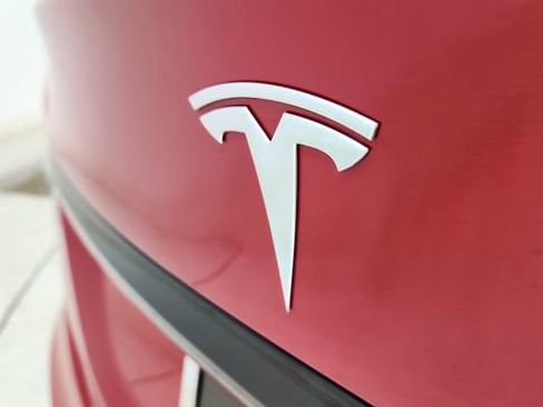 Used 2022 Tesla Model S Base image 16