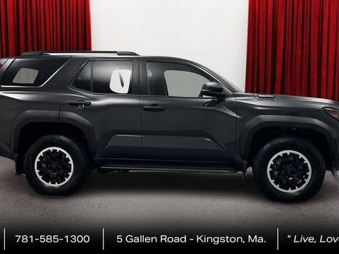 Certified 2025 Toyota 4Runner TRD Off-Road AWD/4WD image 4