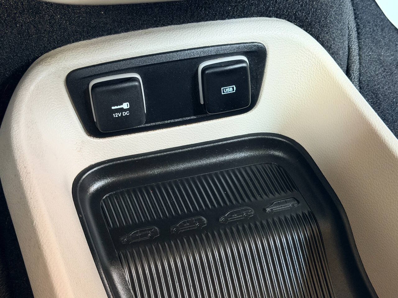 Used 2017 Chrysler Pacifica Touring FWD image 54
