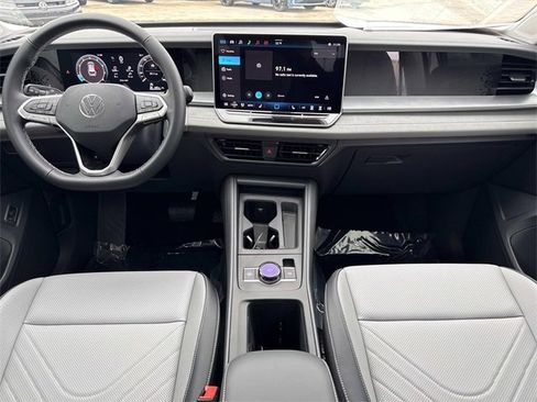 New 2026 Volkswagen Tiguan SE image 18