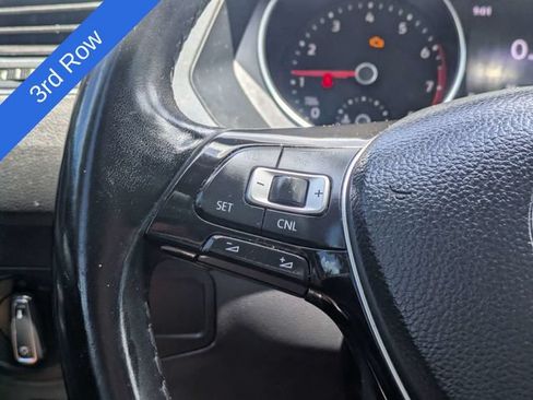Used 2018 Volkswagen Tiguan SE w/ Panoramic Sunroof Package FWD image 25
