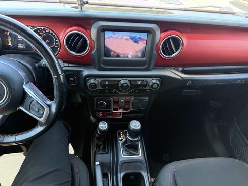 Used 2021 Jeep Wrangler Unlimited Rubicon AWD/4WD image 10