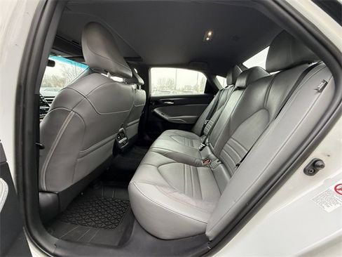 Used 2019 Toyota Avalon XSE image 5