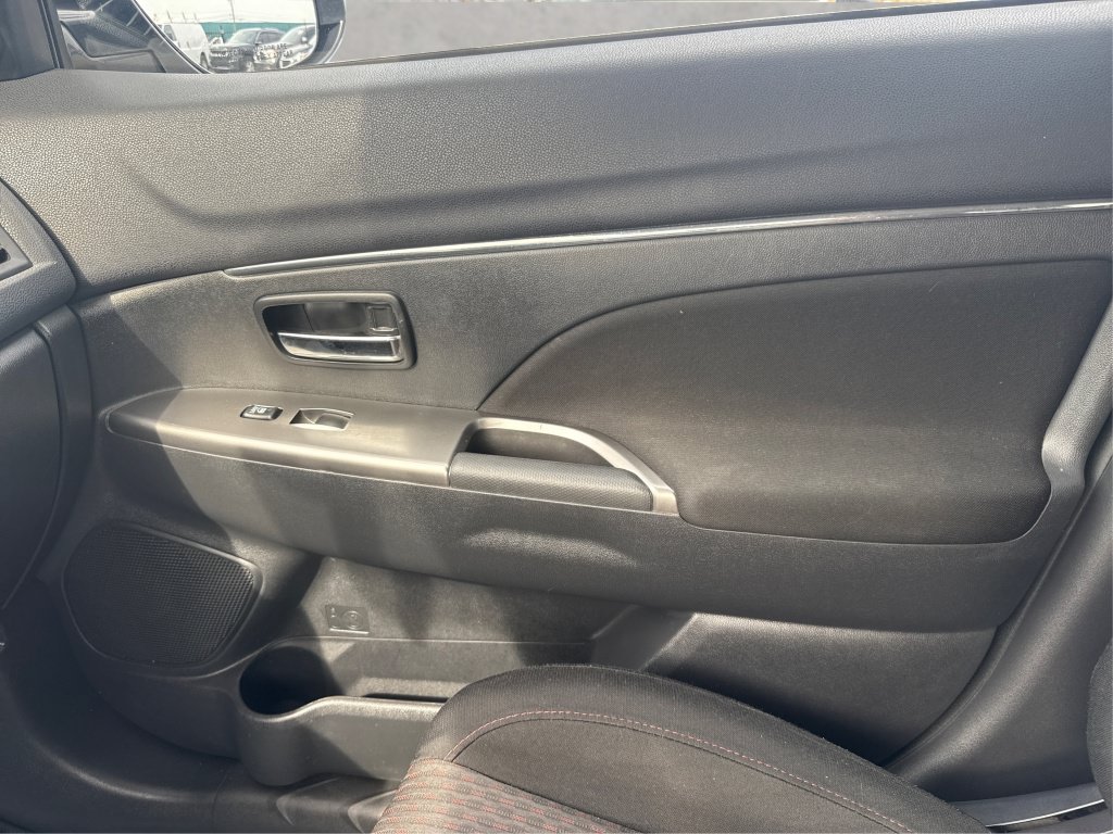 Used 2018 Mitsubishi Outlander Sport ES AWD/4WD image 26