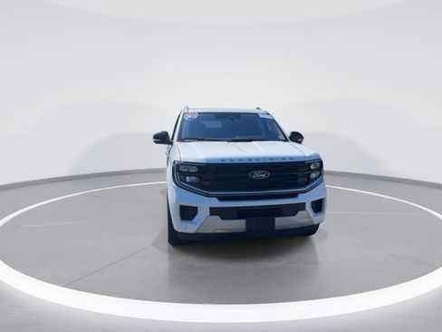 Certified 2025 Ford Expedition Platinum AWD/4WD image 1