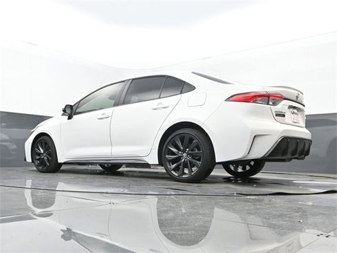 Used 2024 Toyota Corolla SE image 10