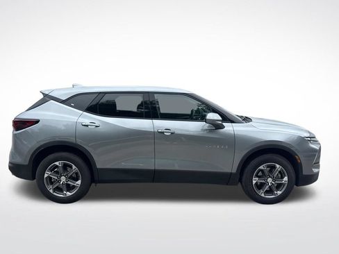 Used 2025 Chevrolet Blazer LT AWD/4WD image 17