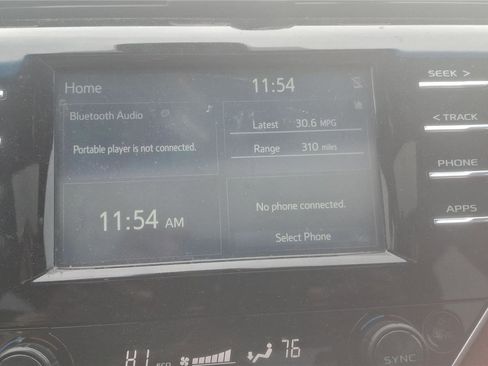 Used 2018 Toyota Camry XSE image 39