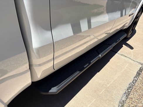 Used 2025 RAM 1500 Big Horn AWD/4WD image 9